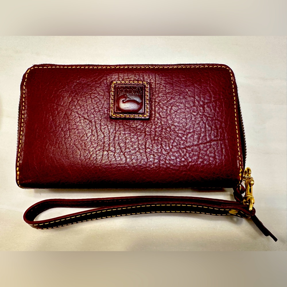 HTF Crimson Dooney Florentine Wallet Zip Around
